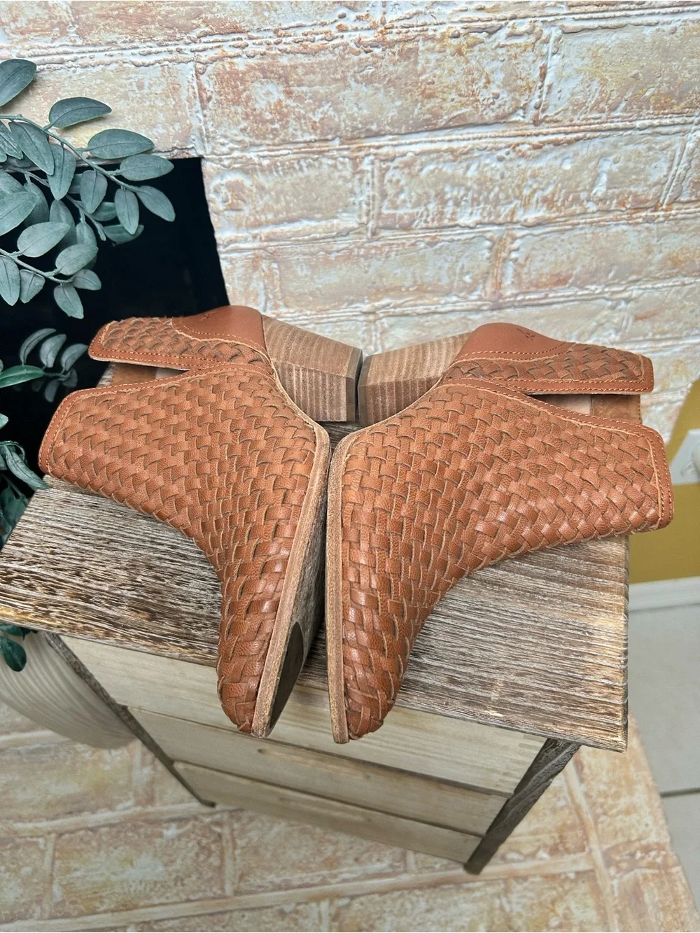 Frye Reed Woven Leather Booties Cognac Brown Cutout Western Ankle Boots 9M #31
